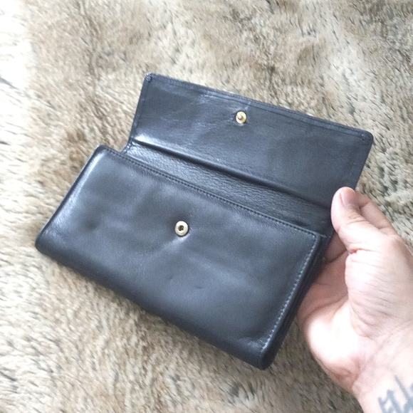 Oscar De La Renta wallet - Picture 8 of 17